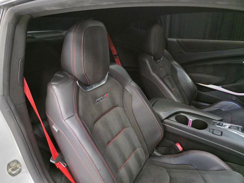 Used 2021 Chevrolet Camaro ZL1 RWD image 39