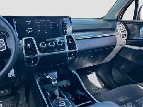 Used 2022 Kia Sorento LX FWD image 21