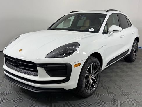 Certified 2026 Porsche Macan AWD/4WD image 1