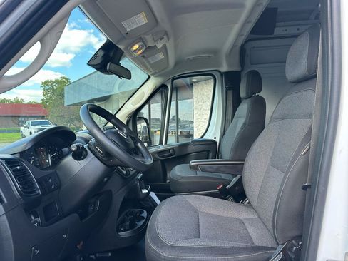 Used 2023 RAM ProMaster 2500 FWD image 2