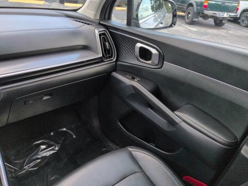 Used 2025 Kia Sorento S FWD image 16