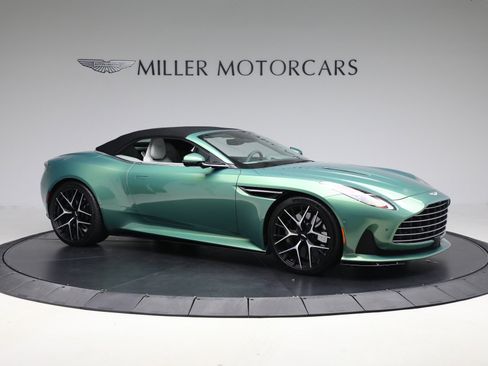 Used 2025 Aston Martin DB12 Convertible image 22