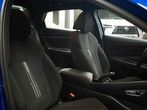 Used 2025 Hyundai Elantra Sport FWD image 14