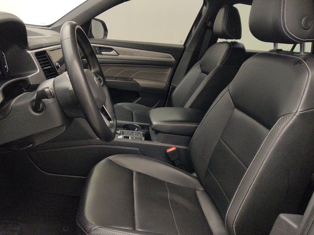 Used 2022 Volkswagen Atlas Cross Sport SE FWD image 17