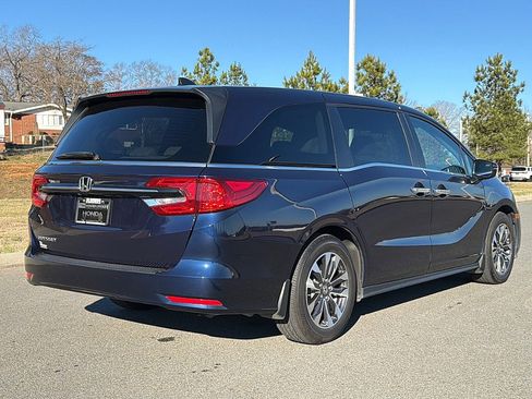 Used 2023 Honda Odyssey EX-L image 3