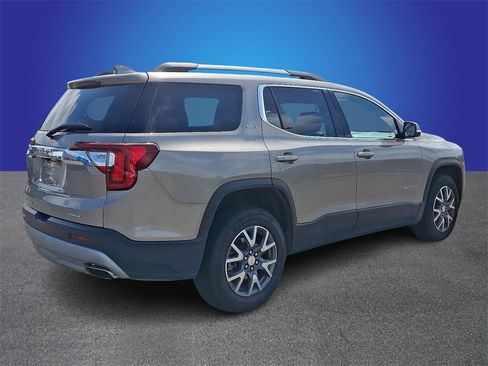 Used 2023 GMC Acadia SLT image 4