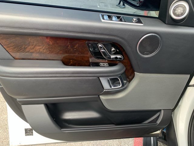Used 2018 Land Rover Range Rover Supercharged AWD/4WD image 14