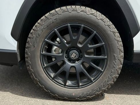 Used 2023 Toyota RAV4 LE AWD/4WD image 9