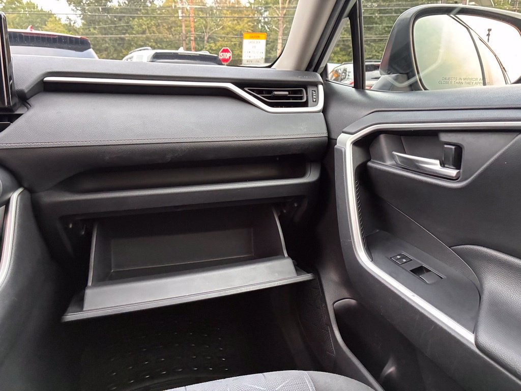 Used 2021 Toyota RAV4 XLE FWD image 42