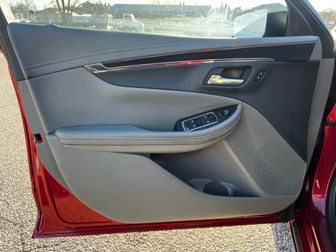 Used 2018 Chevrolet Impala LT w/ LT Leather Package image 8