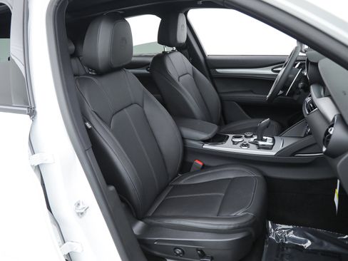 New 2025 Alfa Romeo Stelvio Sprint w/ Convenience Package image 14