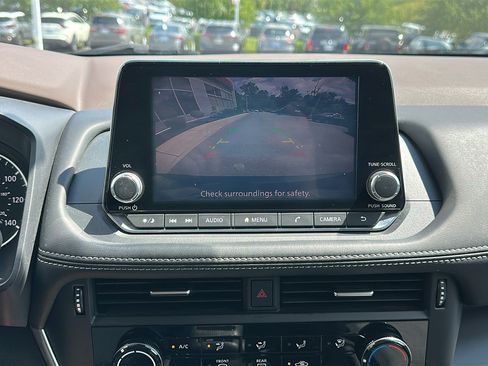 Used 2021 Nissan Rogue S AWD/4WD image 18