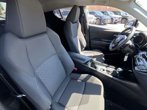 Used 2020 Toyota C-HR LE image 25