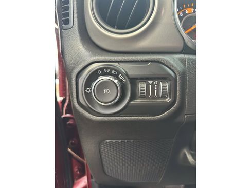 Used 2021 Jeep Wrangler Unlimited Sport image 17
