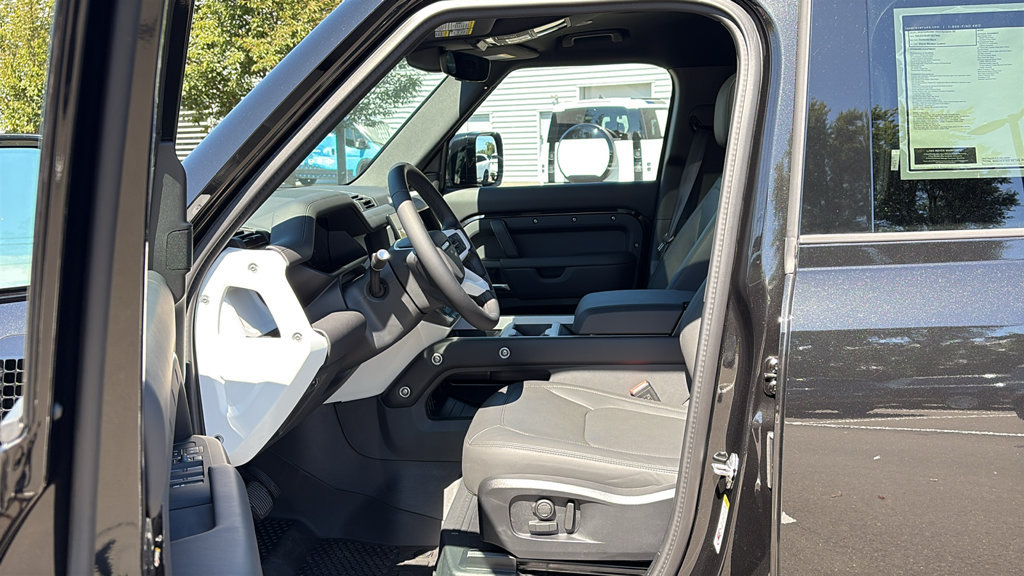 New 2026 Land Rover Defender 110 X-Dynamic SE AWD/4WD image 12