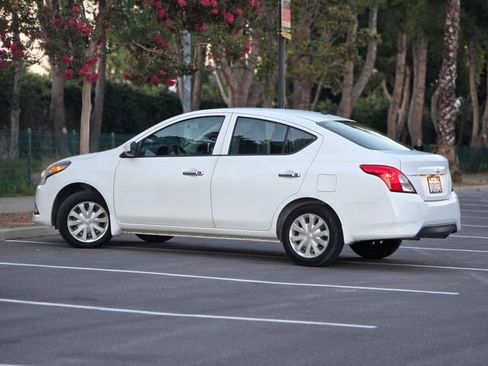 Used 2016 Nissan Versa S FWD image 12