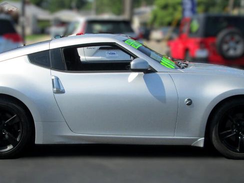 Used 2012 Nissan 370Z Coupe image 3