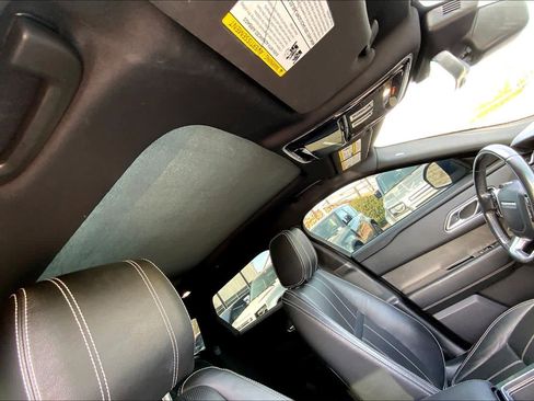 Used 2019 Land Rover Range Rover Velar S image 12