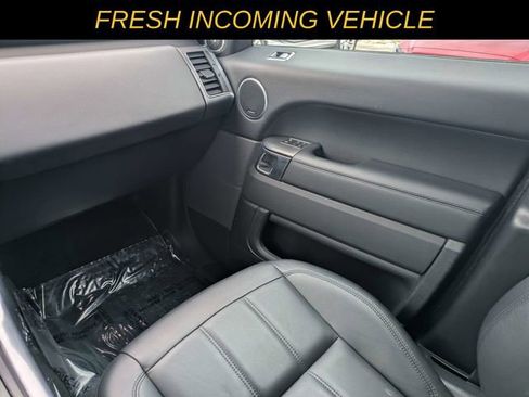 Used 2019 Land Rover Range Rover Sport SE AWD/4WD image 13
