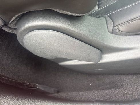 Used 2022 Dodge Challenger SXT w/ Plus Package image 13