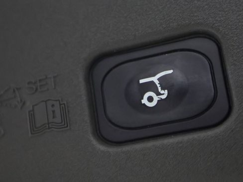 Used 2024 Lincoln Nautilus Black Label image 13