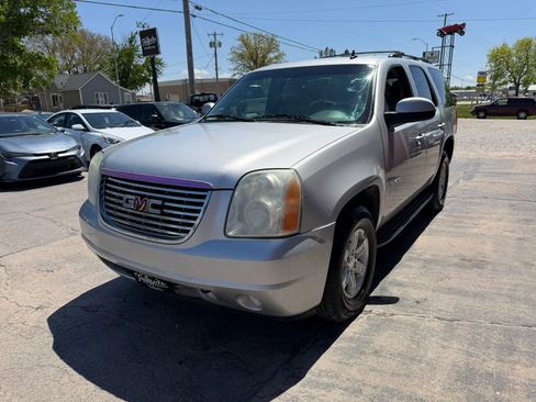 Used 2011 GMC Yukon SLT AWD/4WD image 4