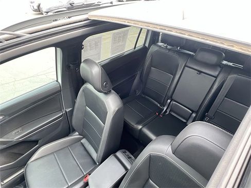 Used 2021 Volkswagen Tiguan SE R-Line image 21