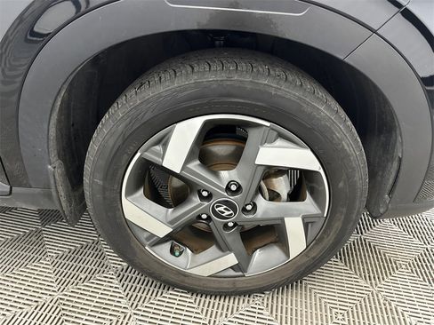 Used 2023 Hyundai Venue SEL image 12