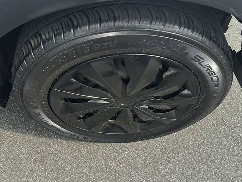 Used 2019 Nissan Kicks S FWD image 15