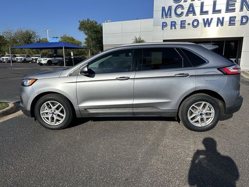 Used 2022 Ford Edge SEL w/ Convenience Package image 3