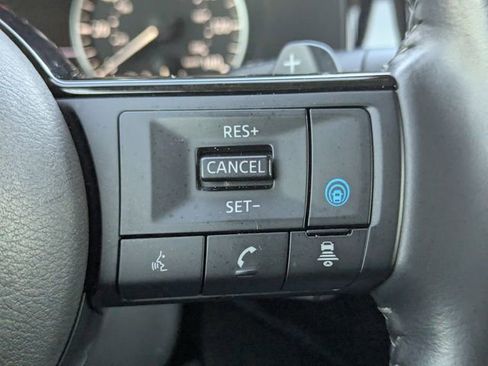 Certified 2025 Nissan Pathfinder SL image 27