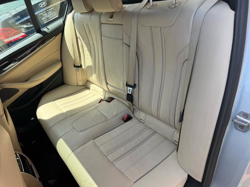 Used 2018 BMW 530i xDrive w/ Premium Package image 7