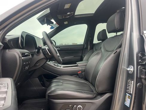 Used 2024 Hyundai Palisade Calligraphy image 13