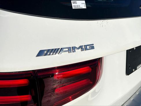 Used 2025 Mercedes-Benz GLB 35 AMG 4MATIC image 10