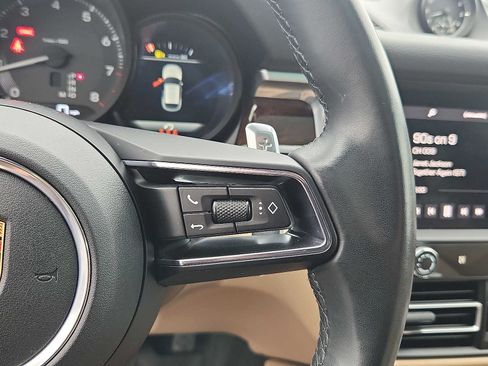 Used 2023 Porsche Macan AWD/4WD image 21