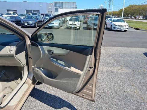 Used 2013 Toyota Corolla LE image 20