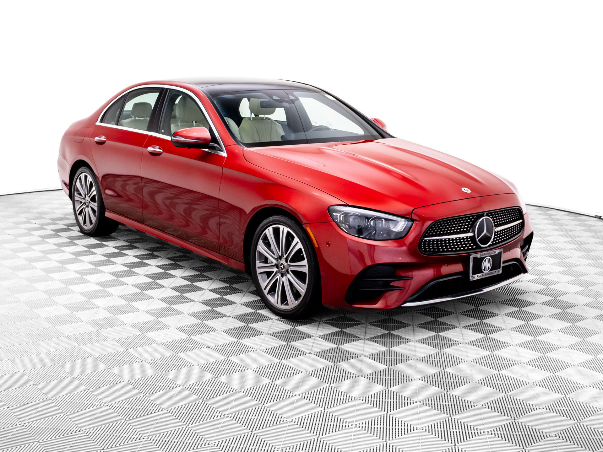 Used 2023 Mercedes-Benz E 350 4MATIC Sedan image 7