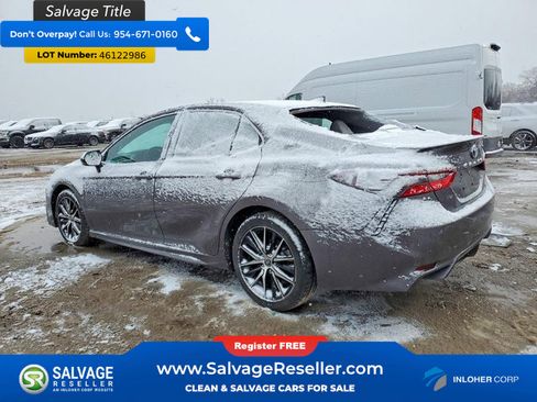 Used 2022 Toyota Camry SE FWD image 3
