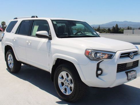 Certified 2022 Toyota 4Runner SR5 RWD image 2