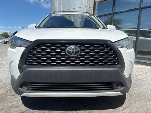 Used 2022 Toyota Corolla Cross LE AWD/4WD image 2
