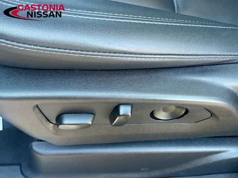 Used 2024 Chevrolet Suburban LT image 26