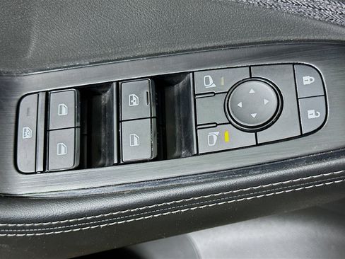 Used 2023 Nissan Rogue SV AWD/4WD image 15