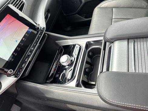 New 2025 Jeep Wagoneer 4WD w/ Premium Group I image 35