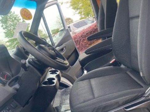 Used 2023 Mercedes-Benz Sprinter 2500 image 16