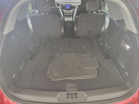 Used 2023 Ford Explorer XLT w/ Equipment Group 202A AWD/4WD image 16