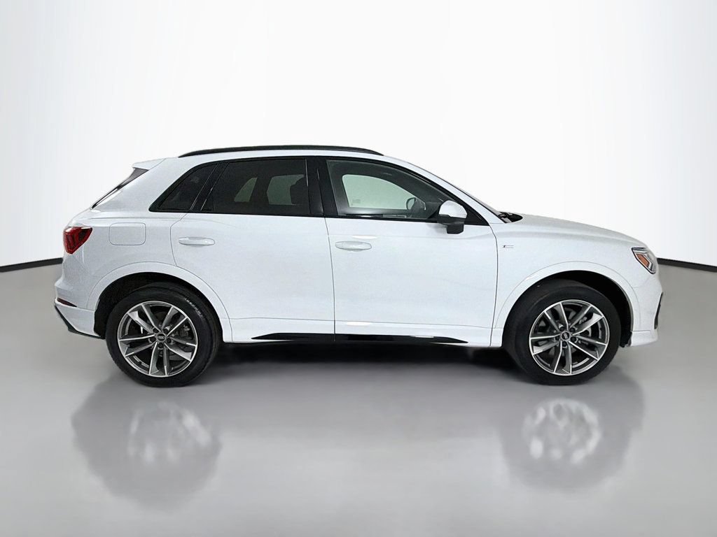 Used 2023 Audi Q3 2.0T Premium Plus w/ Premium Plus Package AWD/4WD image 8