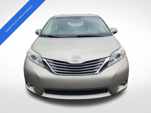 Used 2015 Toyota Sienna XLE FWD image 8