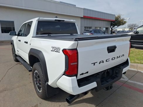 Used 2025 Toyota Tacoma TRD Off-Road image 4