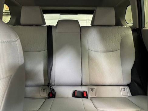 Used 2025 Toyota Corolla Cross L image 13