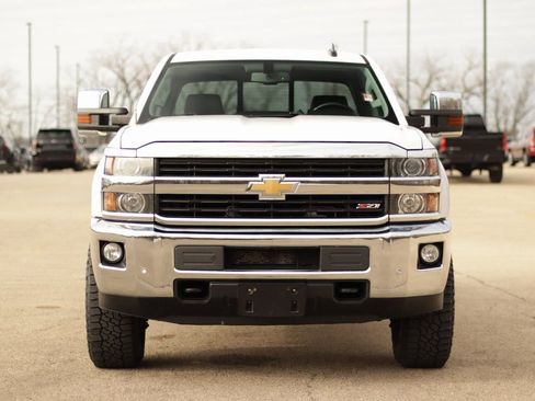 Used 2015 Chevrolet Silverado 2500 LTZ w/ LTZ Plus Package image 2